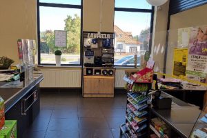 Kącik kawowy LAVAZZA w sklepie Delikatesy Centrum Brzeziny